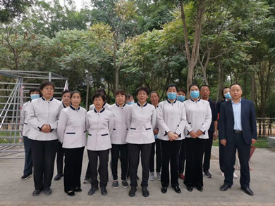 蘭州華潤(rùn)二十四城物業(yè)保潔，由鴻慶物業(yè)公司承接